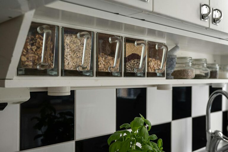 Simple Tips for Organising a Small Kitchen Effectively